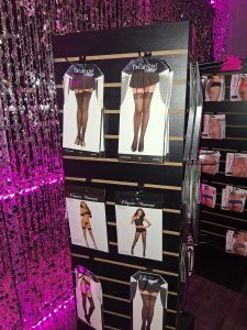 Read more about the article 665: Costumes